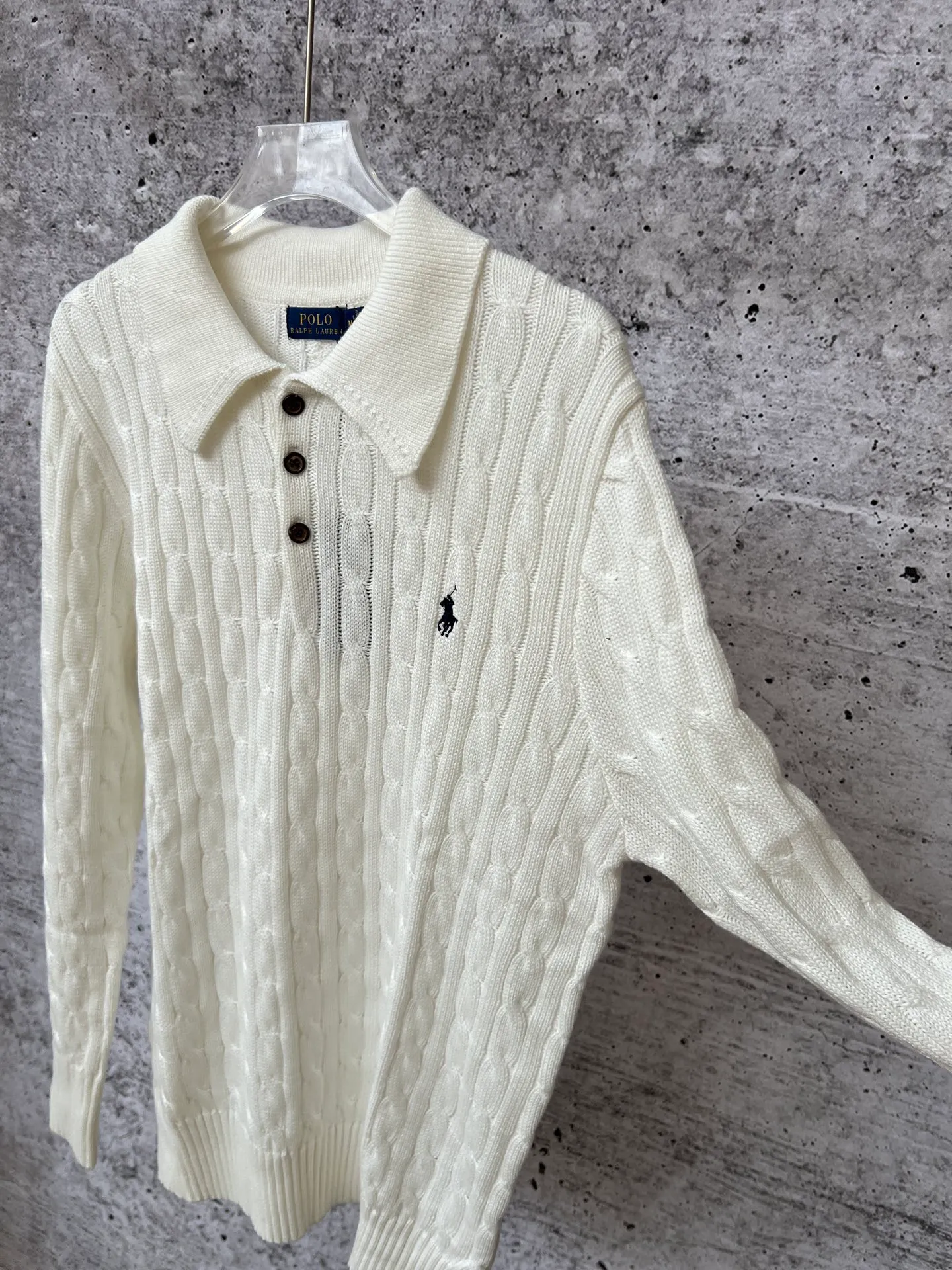 P240 Ralph Lauren fall lapel unisex polo sweater, made of the same pure cotton washed fabric as the original, all craftsmanship details restored to the original, buttoned lapel upper body with a lazy old money style